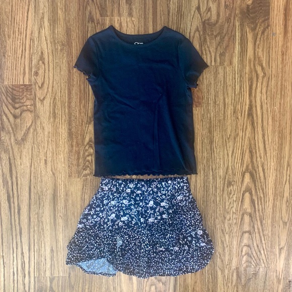 Lot of little girls clothes size 7/8, denim jacket, Disney princess outfit &more - Picture 5 of 5